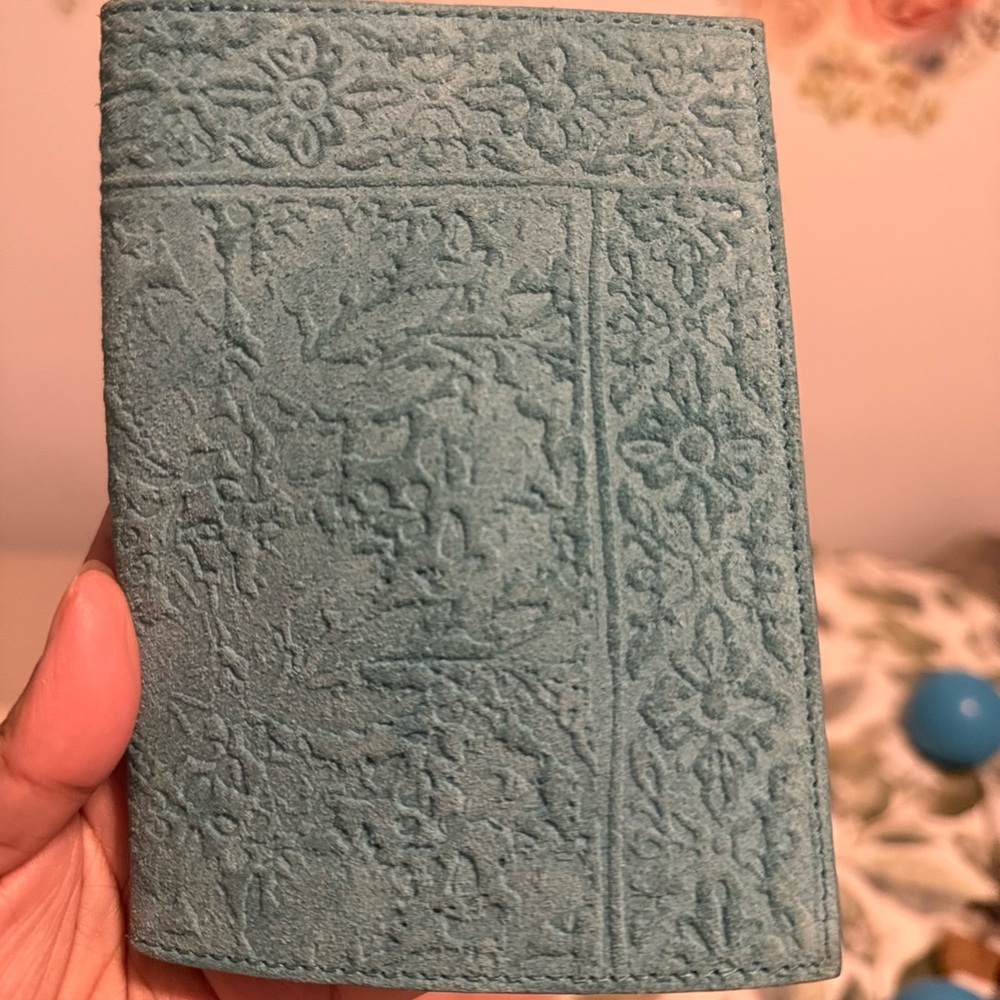 2 Anthropologie Teal Embossed Passport Holder - Picture 3 of 8